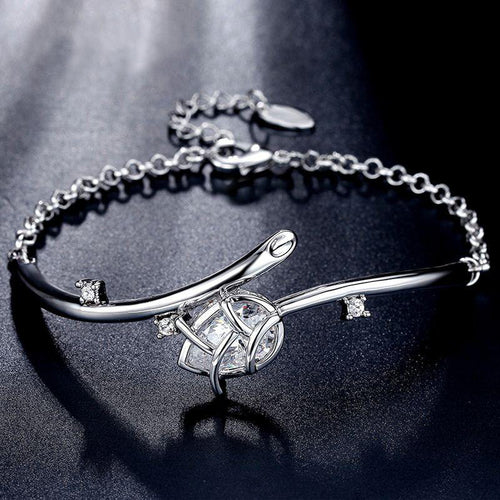 3.44 Carat Pear Cut Simulated CZ Stone Tulip Bracelet - White Gole / Gold